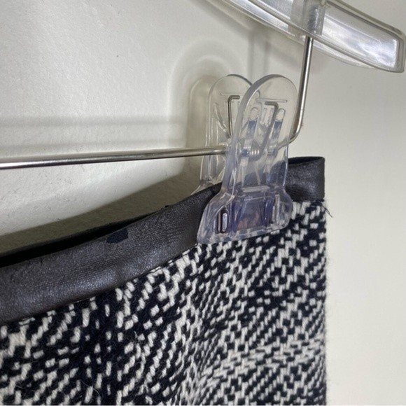 MaxMara Weekend Black & White Wool Blend Mini Snap Button Wrap Skirt - Picture 8 of 15